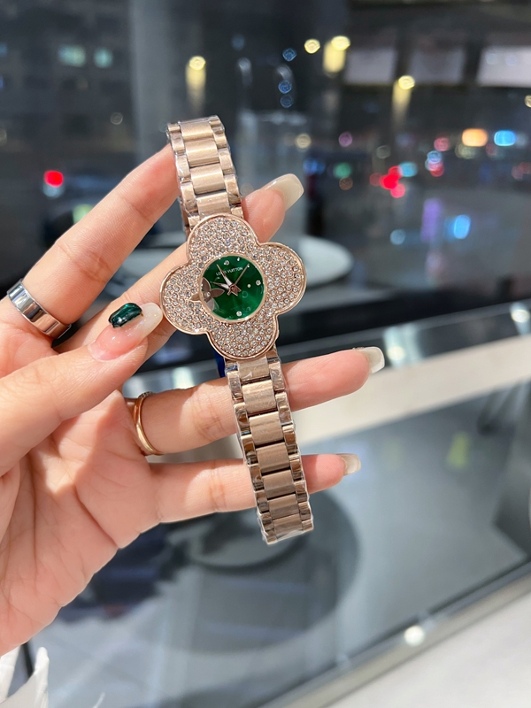 ブランド時計背面デザイン